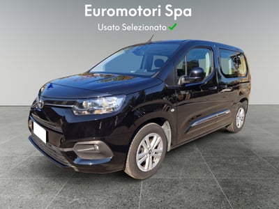 Toyota Proace City Verso City Verso 1.2 110 CV S&amp;S Short D Lounge del 2020 usata a Monteriggioni