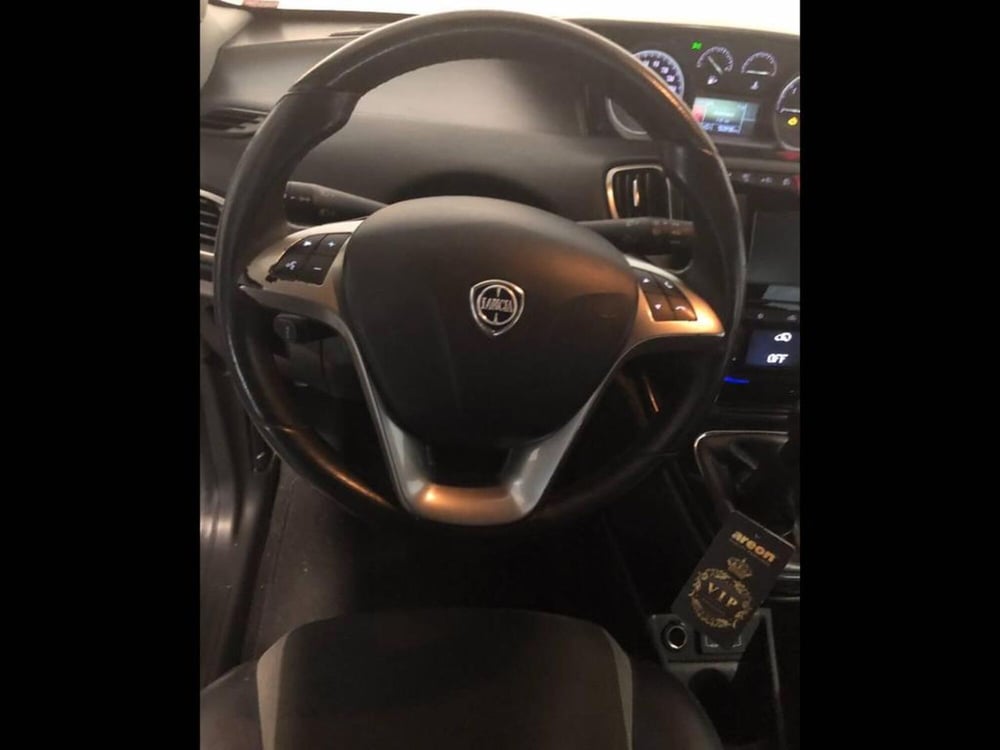 Lancia Ypsilon usata a Torino (12)