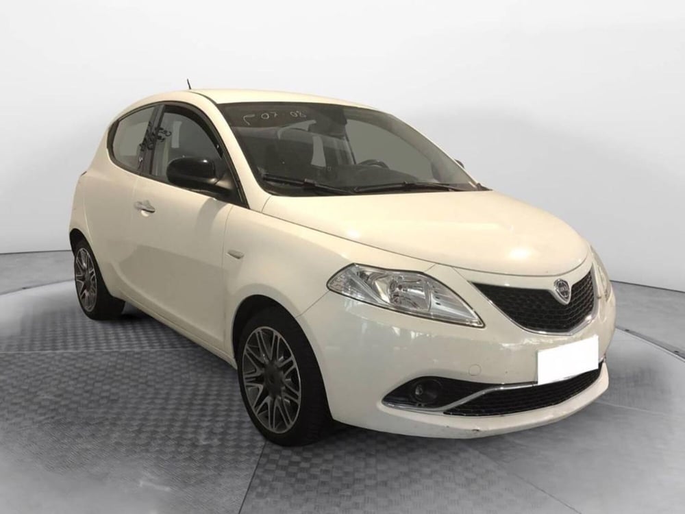 Lancia Ypsilon usata a Torino (3)