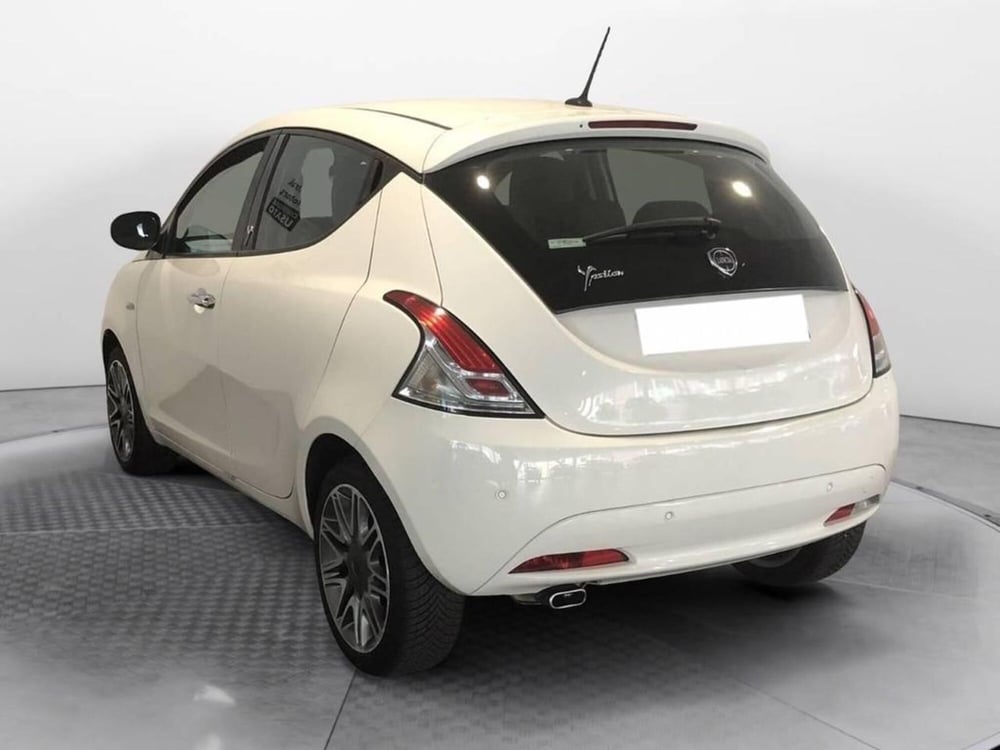 Lancia Ypsilon usata a Torino (4)
