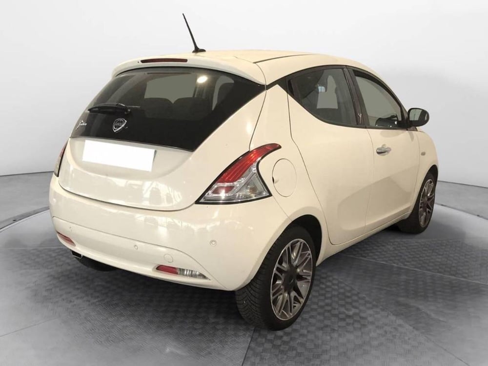 Lancia Ypsilon usata a Torino (6)