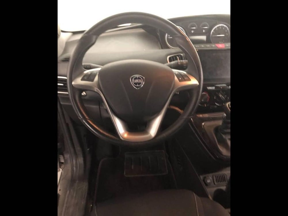 Lancia Ypsilon usata a Torino (12)