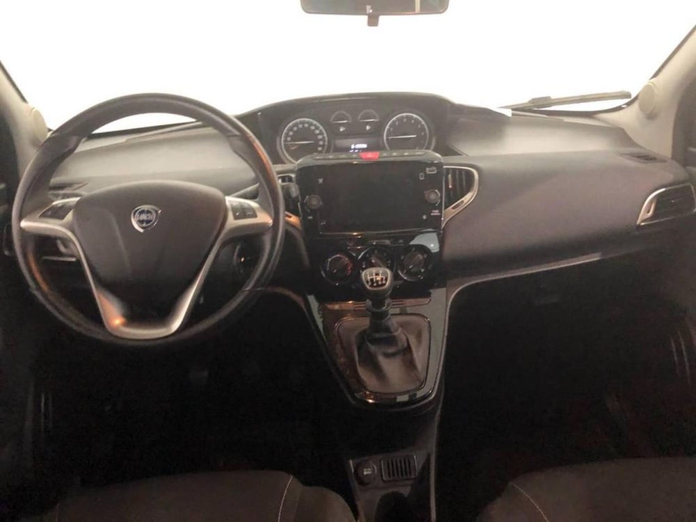 Lancia Ypsilon usata a Torino (14)