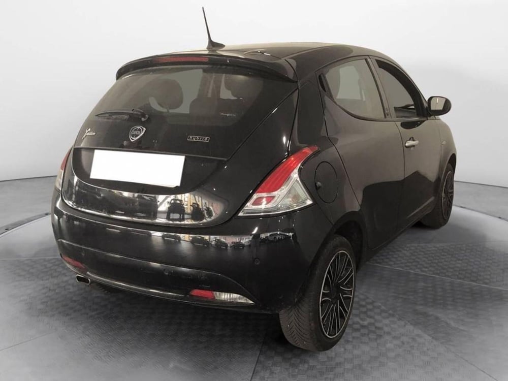Lancia Ypsilon usata a Torino (6)