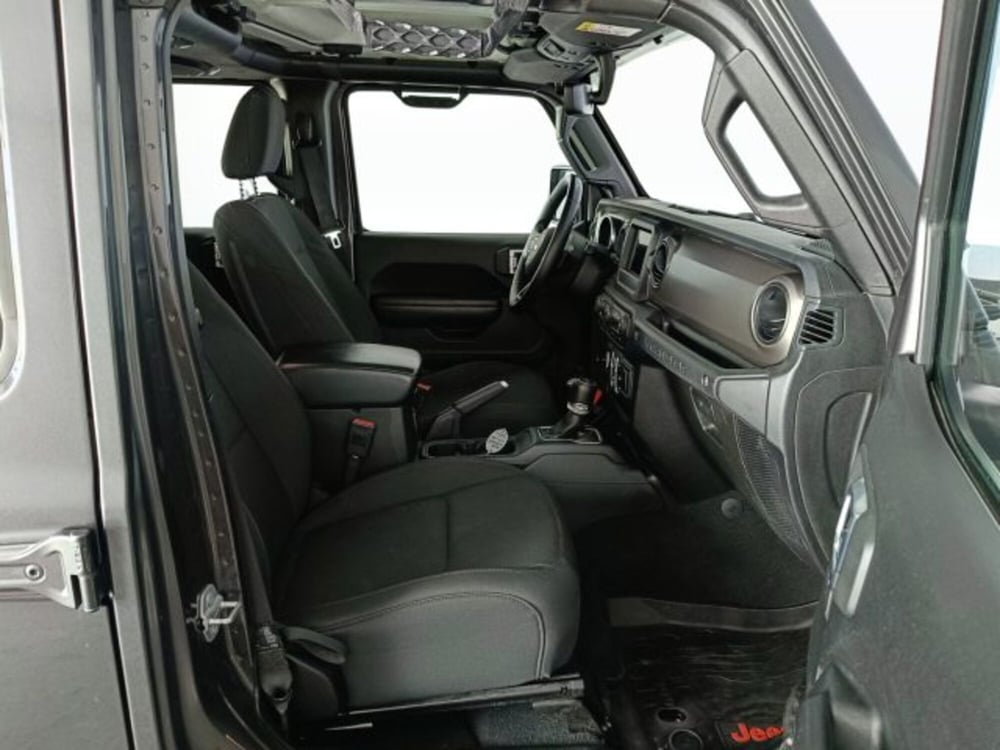 Jeep Wrangler Unlimited usata a Ascoli Piceno (11)