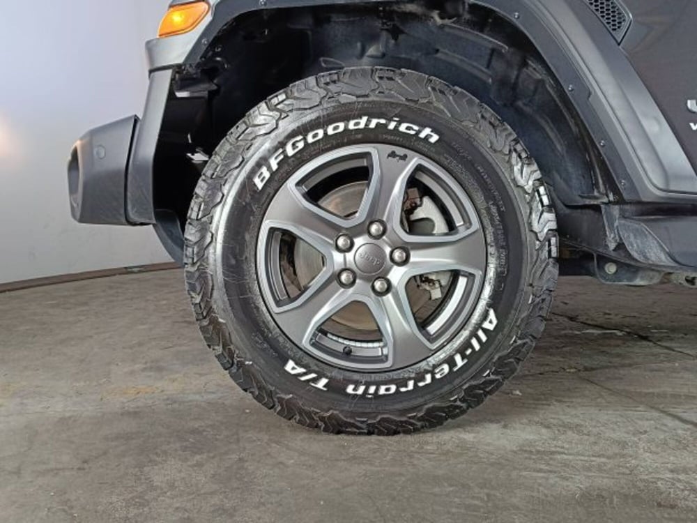 Jeep Wrangler Unlimited usata a Ascoli Piceno (15)