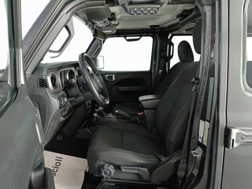 Jeep Wrangler Unlimited usata a Ascoli Piceno (8)
