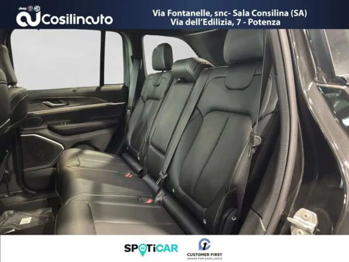 Jeep Grand Cherokee nuova a Salerno (10)