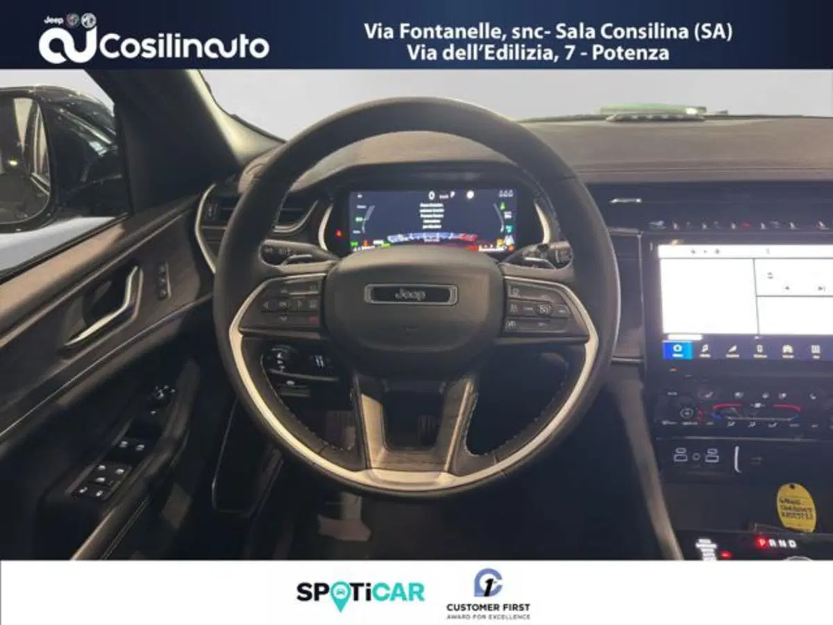 Jeep Grand Cherokee nuova a Salerno (12)