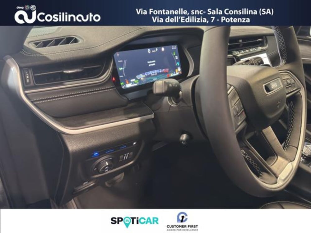Jeep Grand Cherokee nuova a Salerno (14)