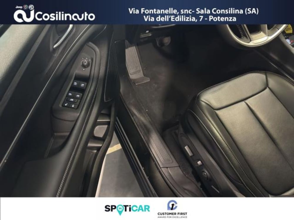 Jeep Grand Cherokee nuova a Salerno (16)