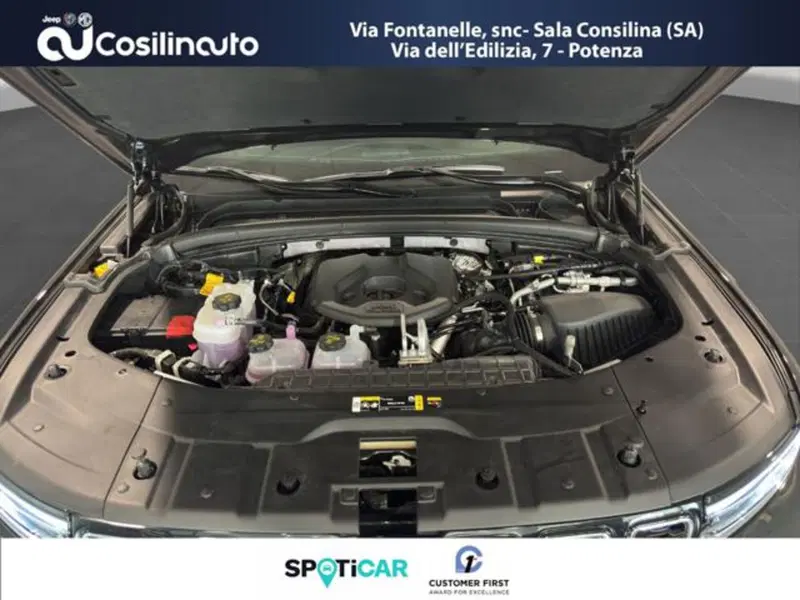 Jeep Grand Cherokee nuova a Salerno (18)