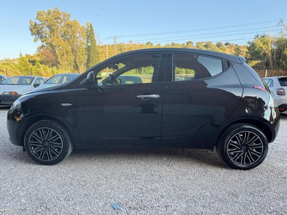 Lancia Ypsilon usata a Roma (2)