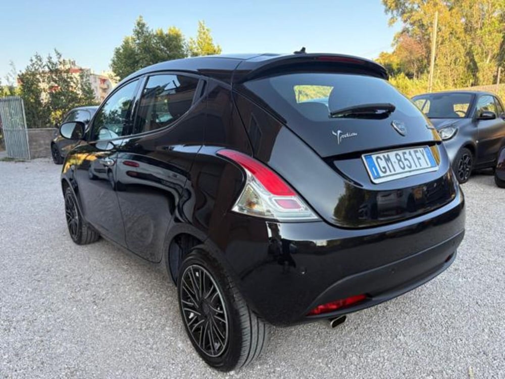 Lancia Ypsilon usata a Roma (3)