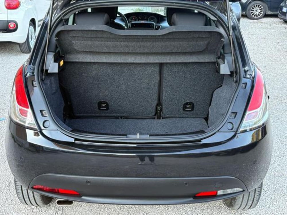 Lancia Ypsilon usata a Roma (5)