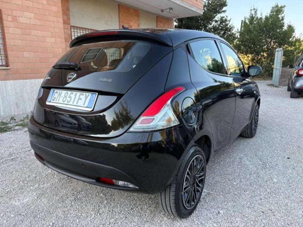 Lancia Ypsilon usata a Roma (6)