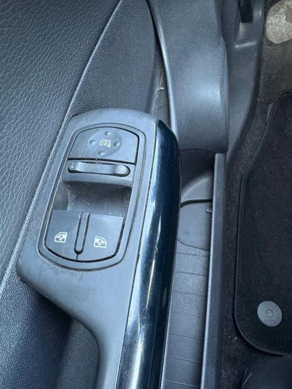 Opel Corsa usata a Roma (19)