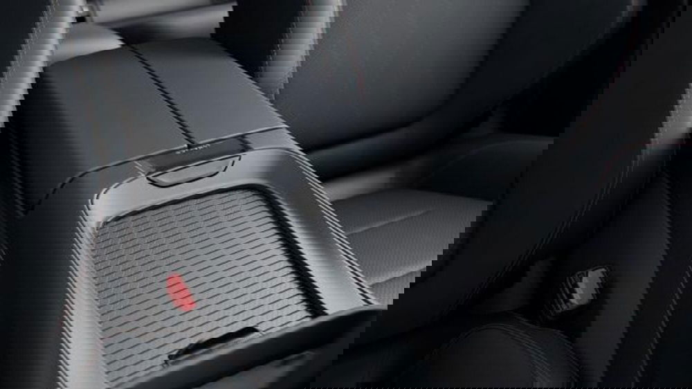 Lynk & Co 08 nuova a Firenze (9)