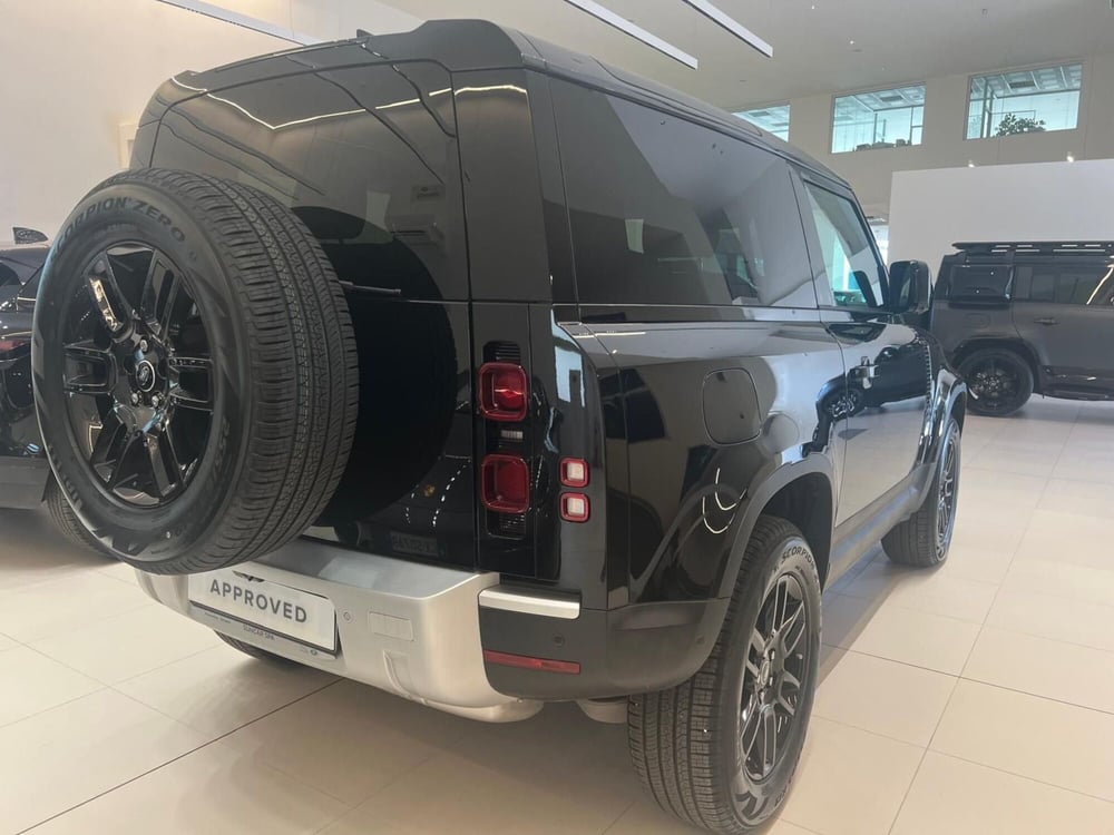 Land Rover Defender usata a Lucca (2)