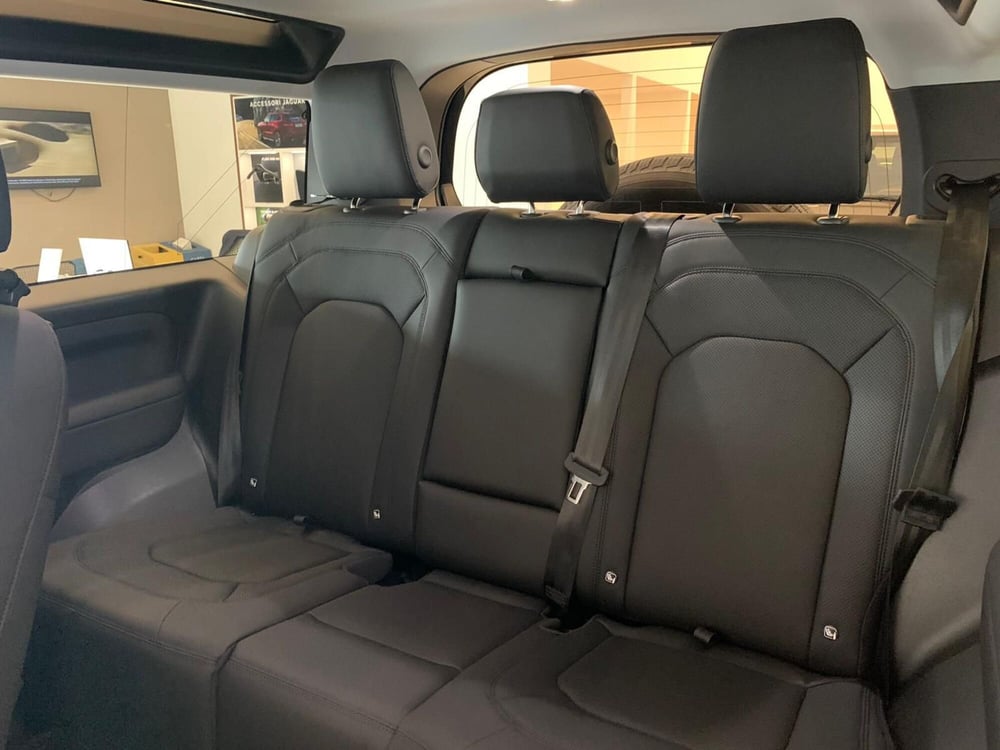 Land Rover Defender usata a Lucca (5)