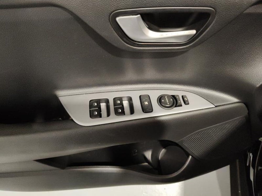 Kia Stonic usata a Genova (12)