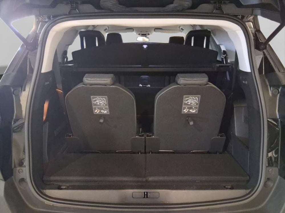 Peugeot 5008 usata a Genova (17)