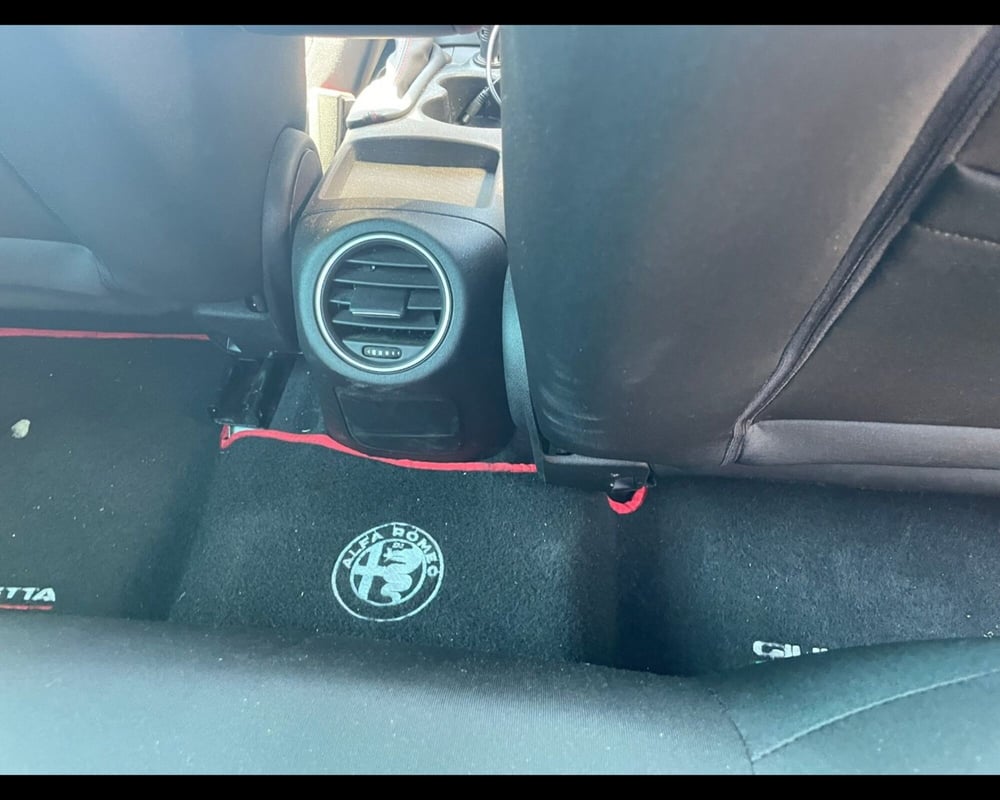 Alfa Romeo Giulietta usata a Siena (10)
