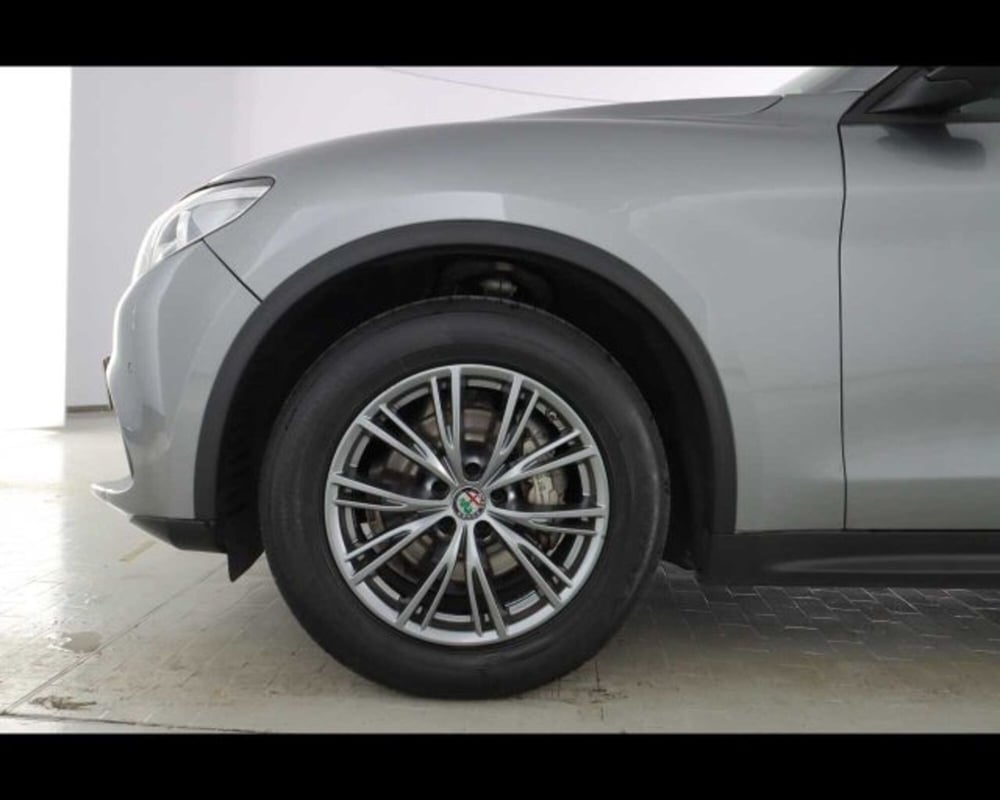 Alfa Romeo Stelvio usata a Bologna (14)