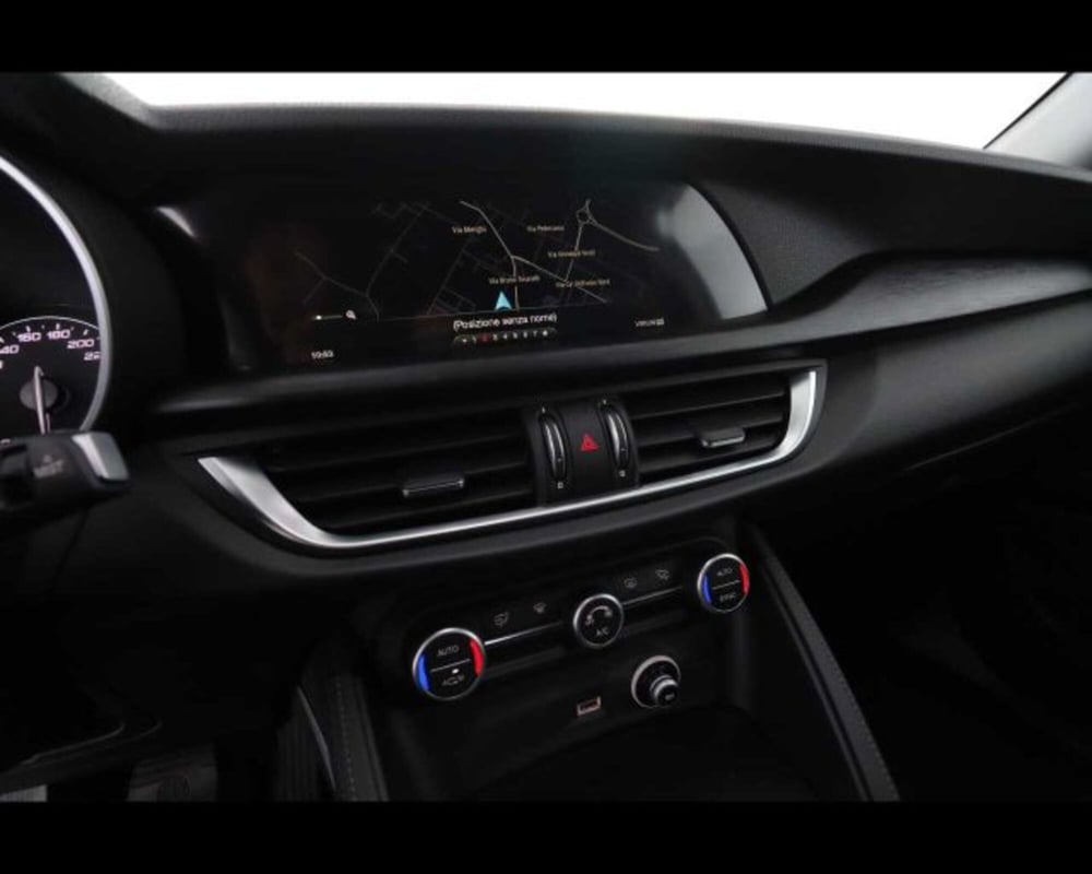 Alfa Romeo Stelvio usata a Bologna (18)