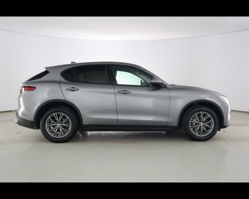 Alfa Romeo Stelvio usata a Bologna (4)