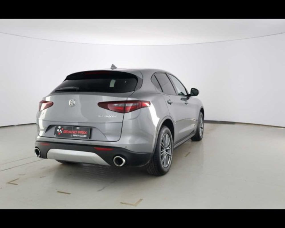 Alfa Romeo Stelvio usata a Bologna (5)