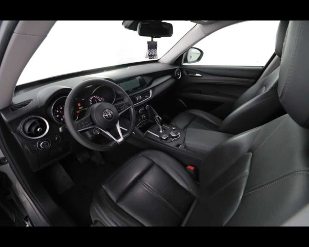 Alfa Romeo Stelvio usata a Bologna (9)