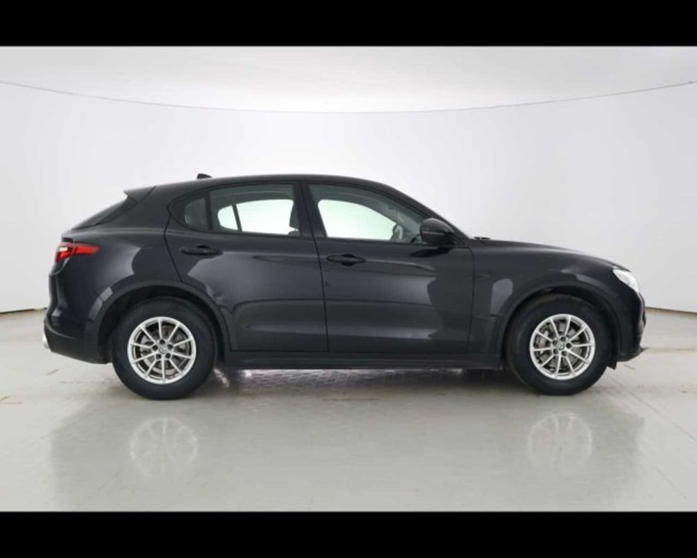 Alfa Romeo Stelvio usata a Bologna (4)
