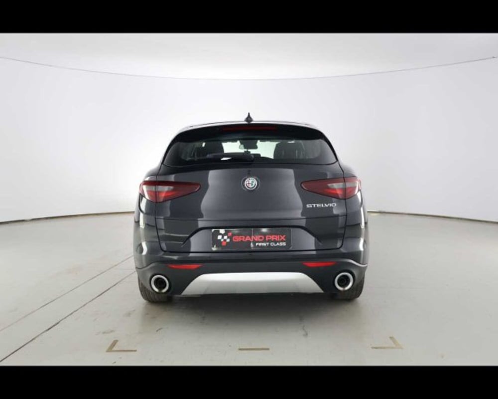 Alfa Romeo Stelvio usata a Bologna (6)