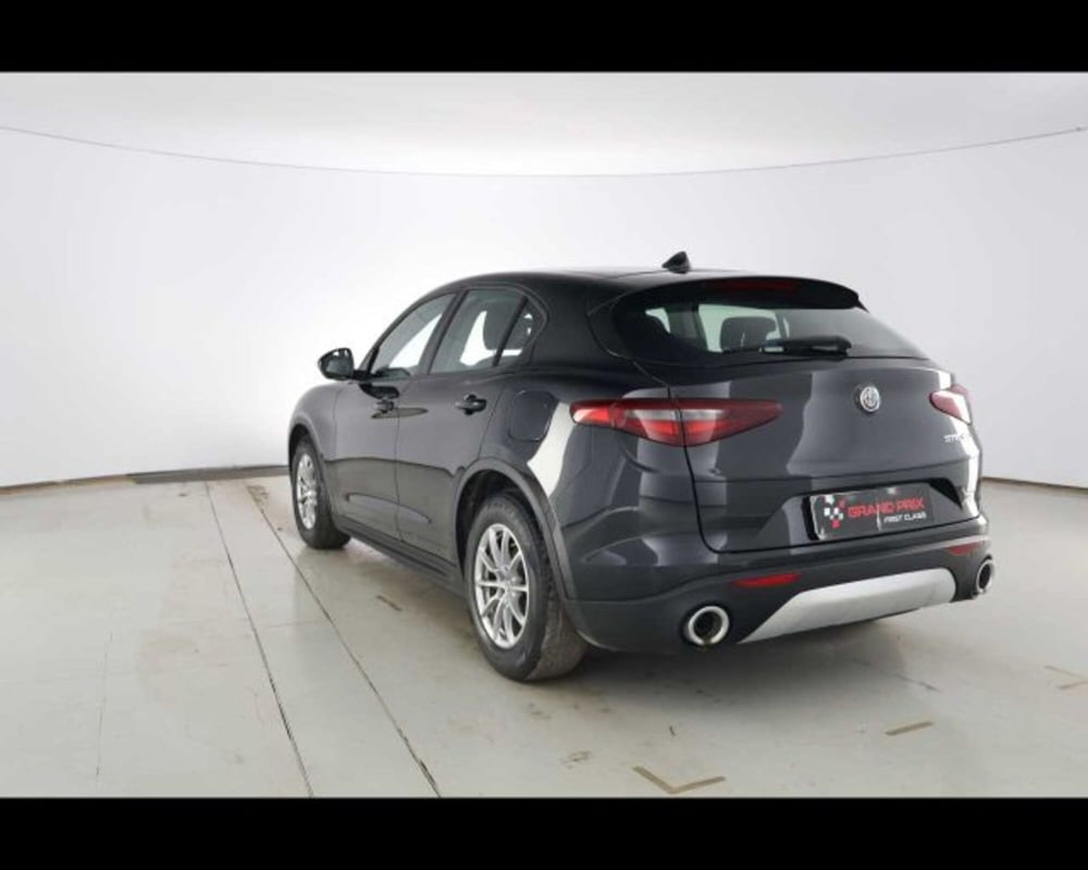 Alfa Romeo Stelvio usata a Bologna (7)