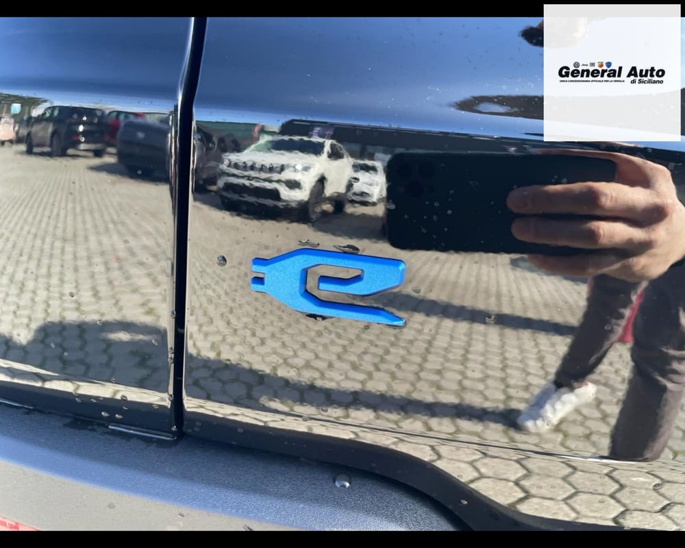 Jeep Avenger nuova a Lucca (14)