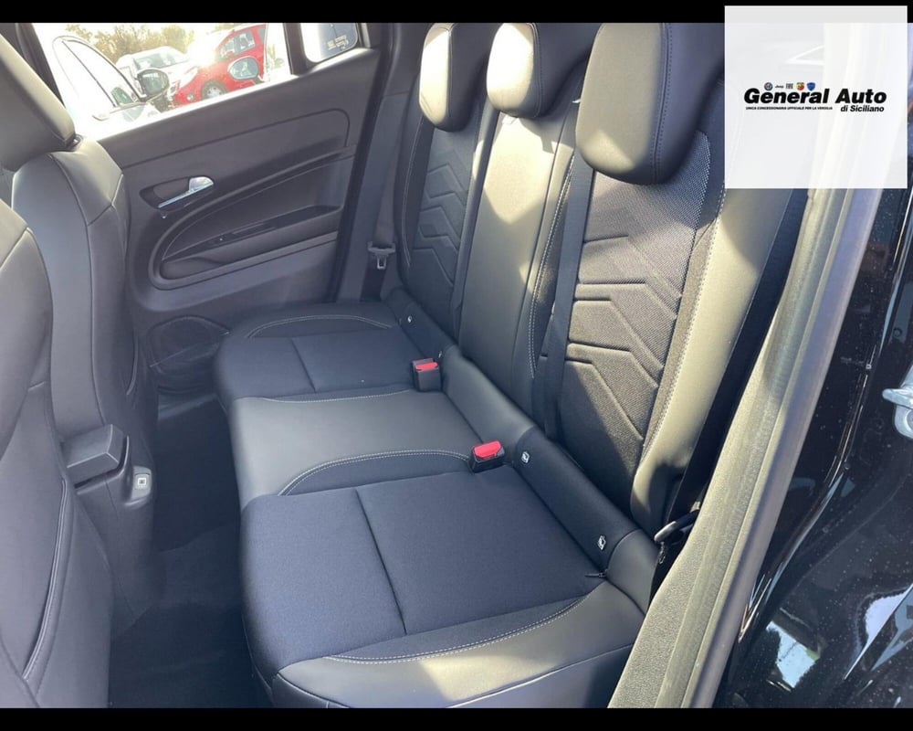 Jeep Avenger nuova a Lucca (17)