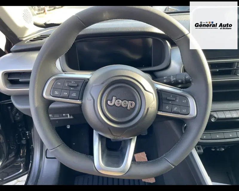 Jeep Avenger nuova a Lucca (19)