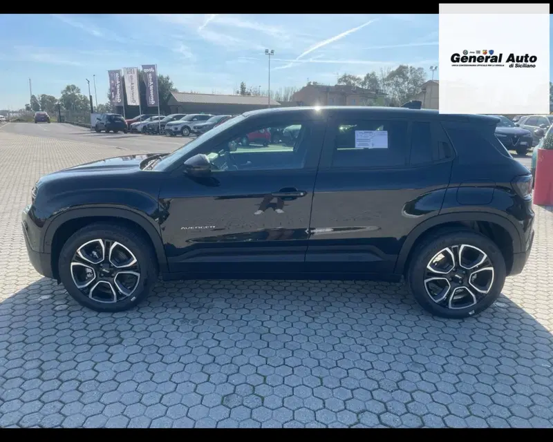 Jeep Avenger nuova a Lucca (6)