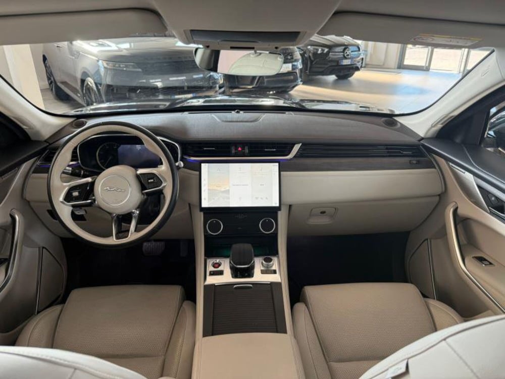 Jaguar F-Pace usata a Venezia (8)