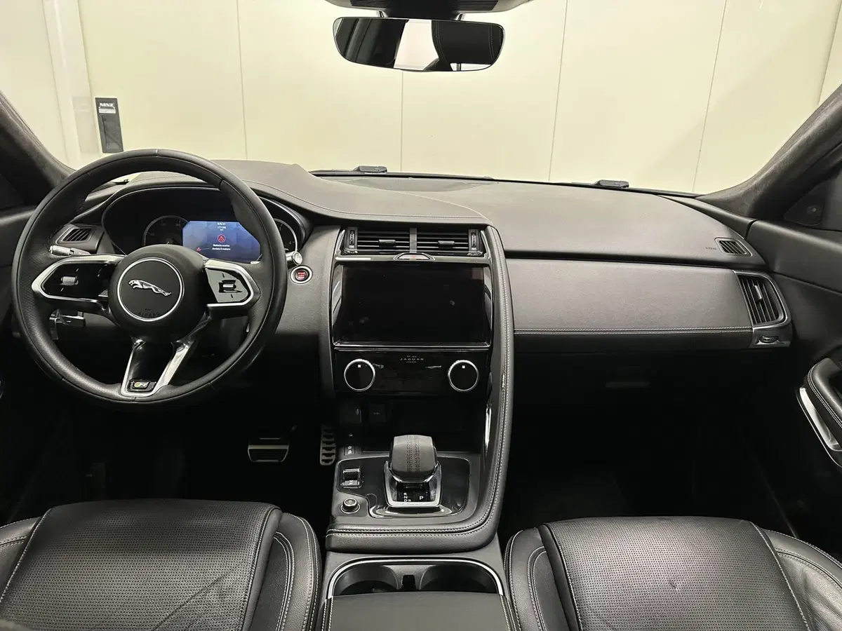 Jaguar E-Pace usata a Lodi (4)