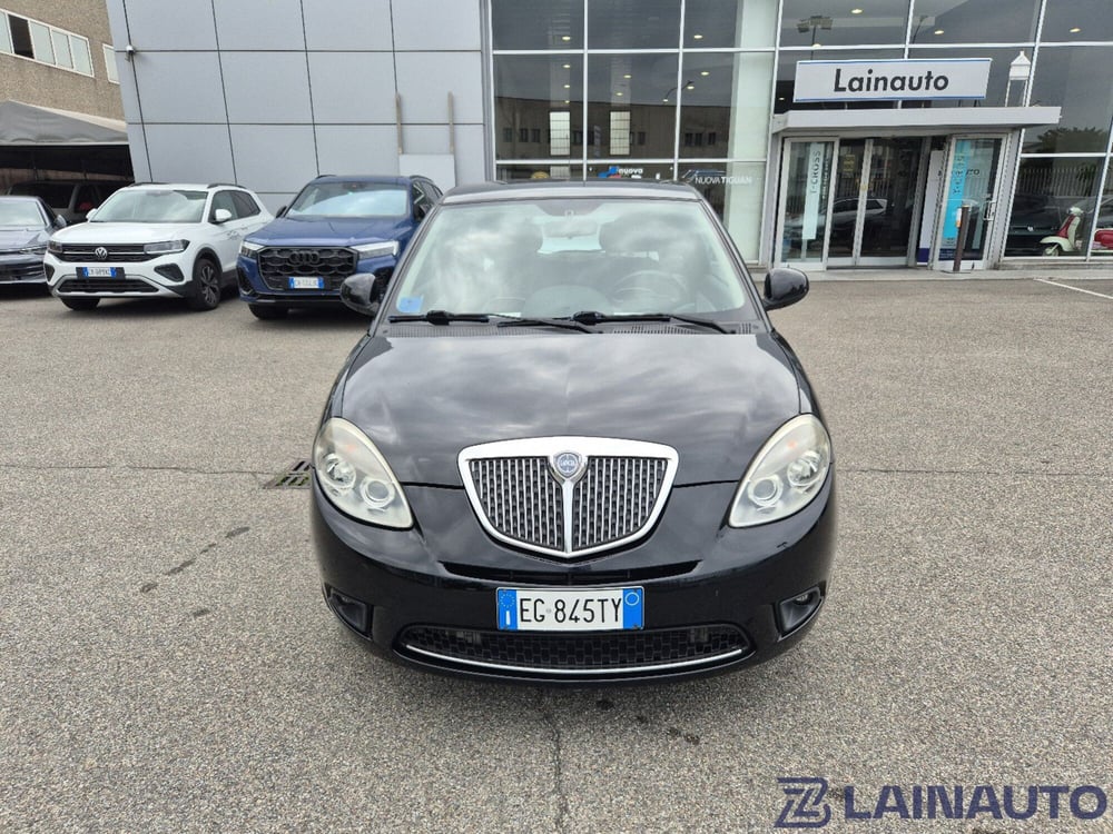 Lancia Ypsilon usata a Milano (2)