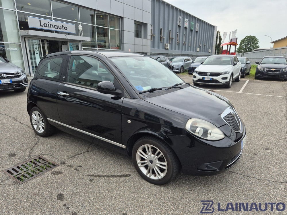 Lancia Ypsilon usata a Milano (3)