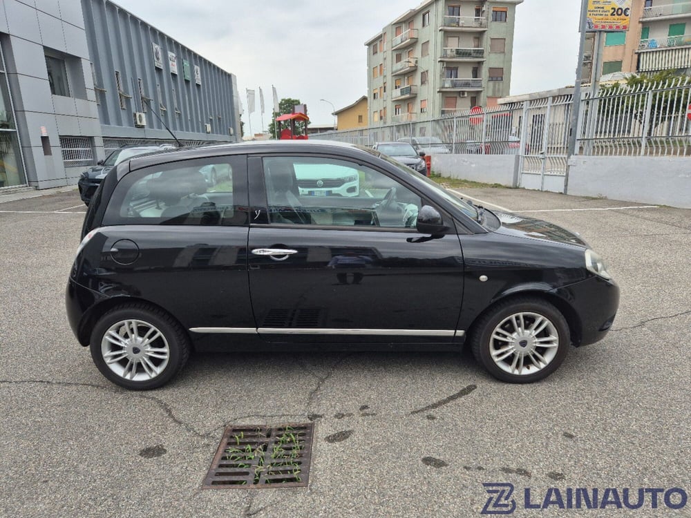 Lancia Ypsilon usata a Milano (4)