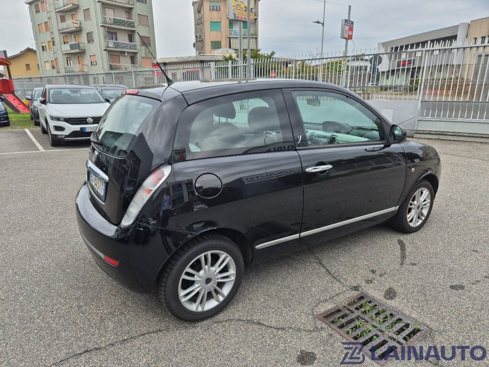Lancia Ypsilon usata a Milano (5)
