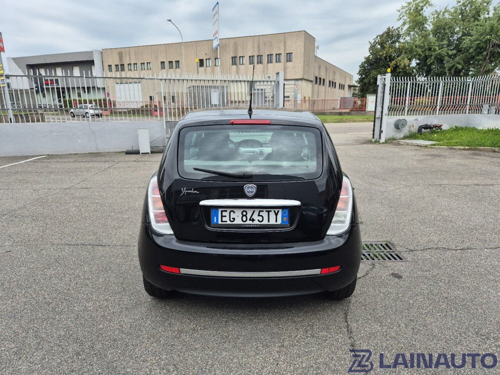 Lancia Ypsilon usata a Milano (6)