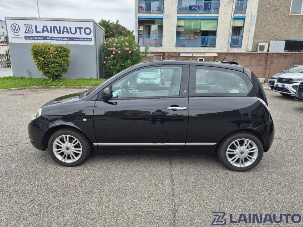 Lancia Ypsilon usata a Milano (8)