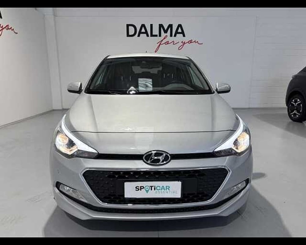 Hyundai i20 Coupé usata a Milano (7)