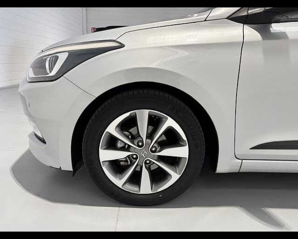 Hyundai i20 Coupé usata a Milano (8)