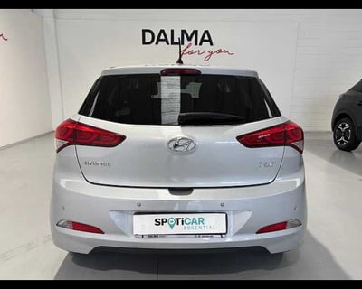 Hyundai i20 Coup&eacute; Coup&eacute; 1.2 3 porte Login del 2017 usata a Solaro